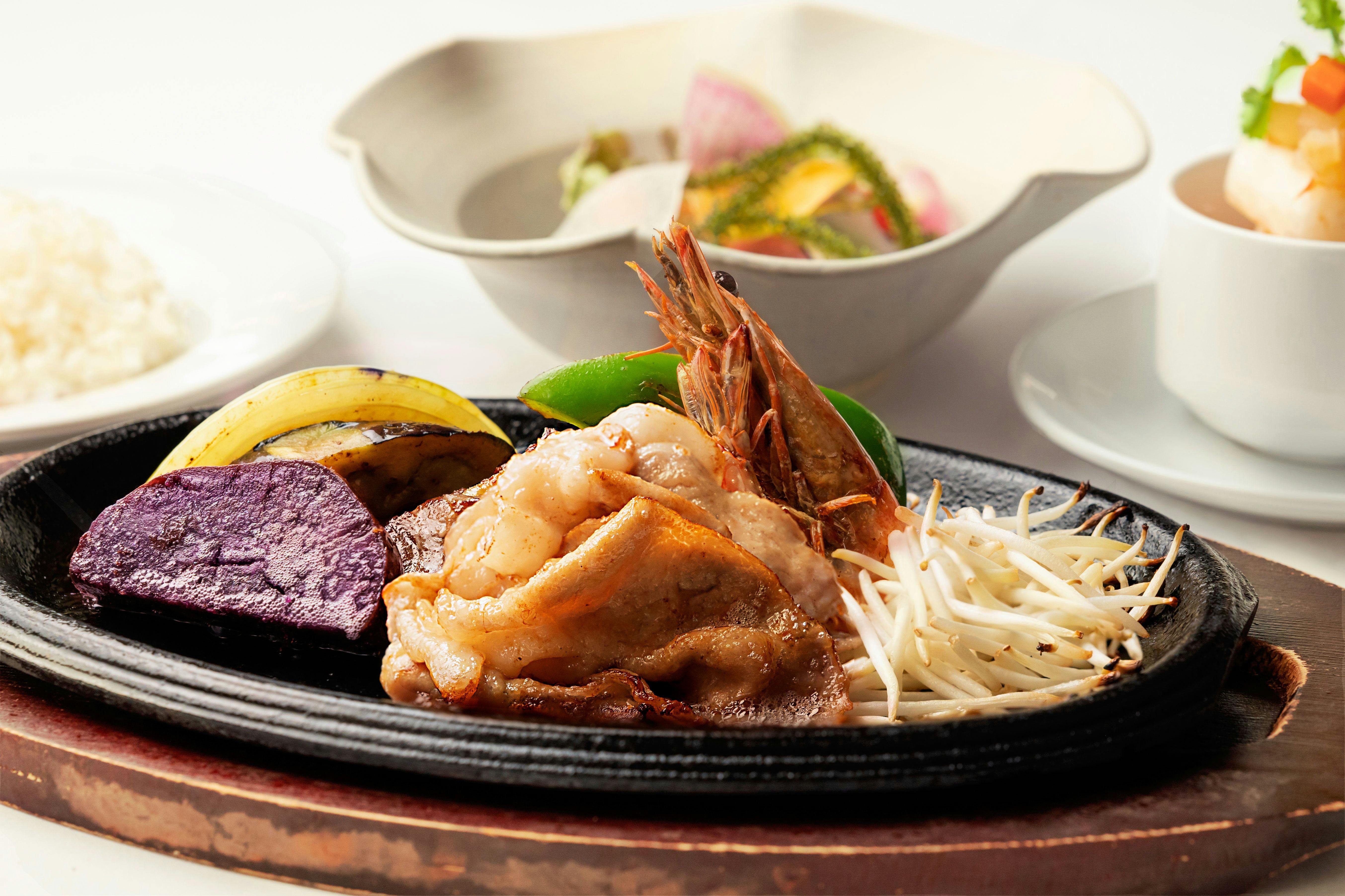 【夕朝食付き】波音とともに味わうビーチフロントレストランで楽しむBBQディナーと和洋ブッフェ朝食