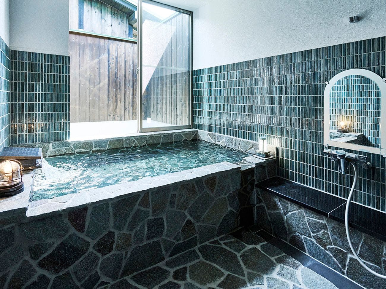 ห้องอาบน้ำส่วนตัว (อ่างหิน)