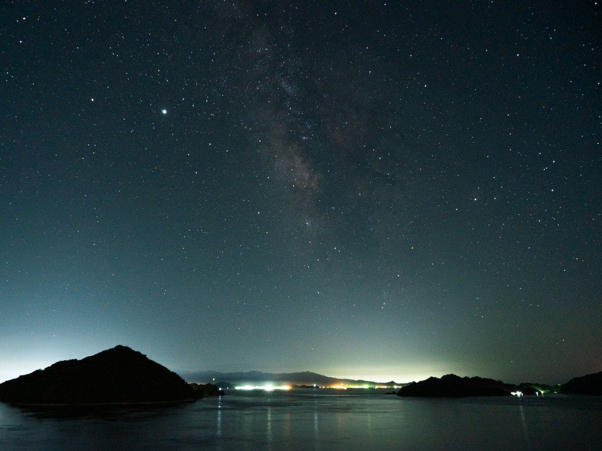 ท้องฟ้าที่เต็มไปด้วยดวงดาวจากเซฟุคัง