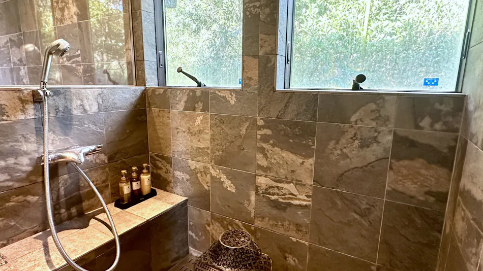 Hotel Shiki no Kura: A Pet-Friendly Inn with Its Own Hot Spring Source