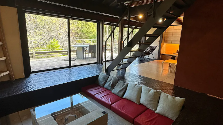 Hotel Shiki no Kura: A Pet-Friendly Inn with Its Own Hot Spring Source