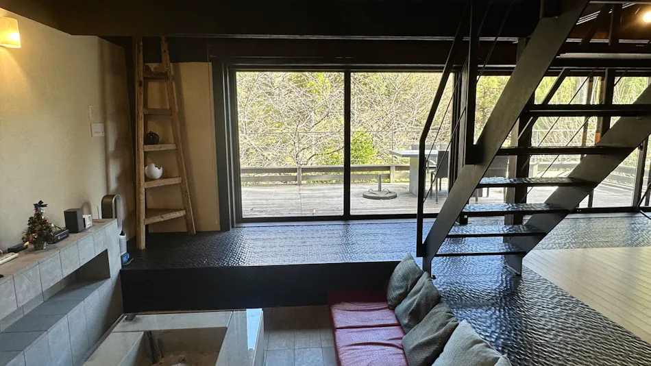 Hotel Shiki no Kura: A Pet-Friendly Inn with Its Own Hot Spring Source