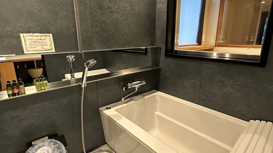 Hotel Shiki no Kura: A Pet-Friendly Inn with Its Own Hot Spring Source