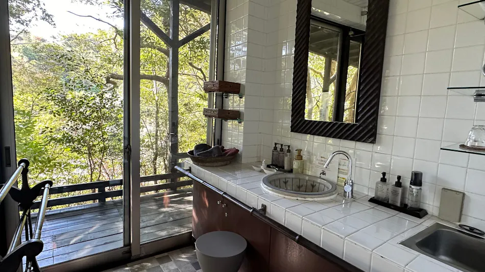 Hotel Shiki no Kura: A Pet-Friendly Inn with Its Own Hot Spring Source