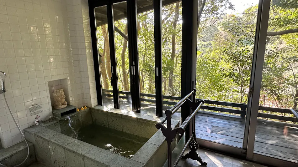 Hotel Shiki no Kura: A Pet-Friendly Inn with Its Own Hot Spring Source