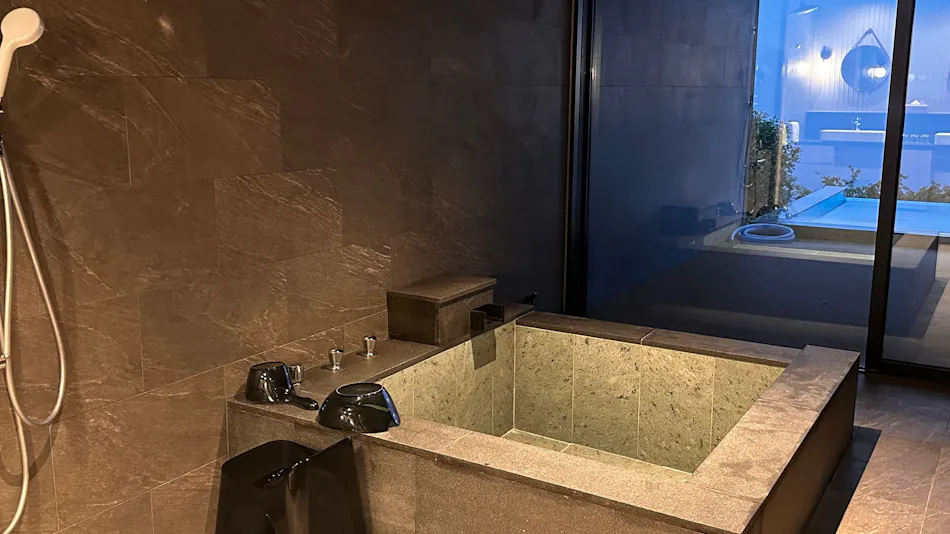 Hotel Shiki no Kura: A Pet-Friendly Inn with Its Own Hot Spring Source