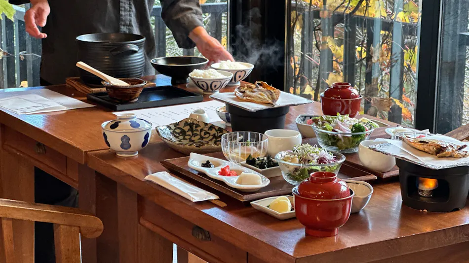 Hotel Shiki no Kura: A Pet-Friendly Inn with Its Own Hot Spring Source