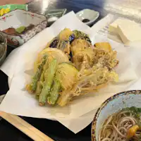 【อาหารเย็น】ข้าวเทมปุระผักตามฤดูกาลของชิโนะ