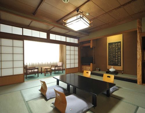 中央館２階「すえひろ」