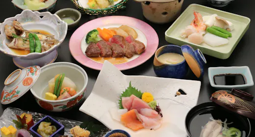 【直前割】特選黒毛和牛|但馬牛ステーキ 肉本来の甘みと深いコクを愉しむ&活きの良い海の幸も堪能