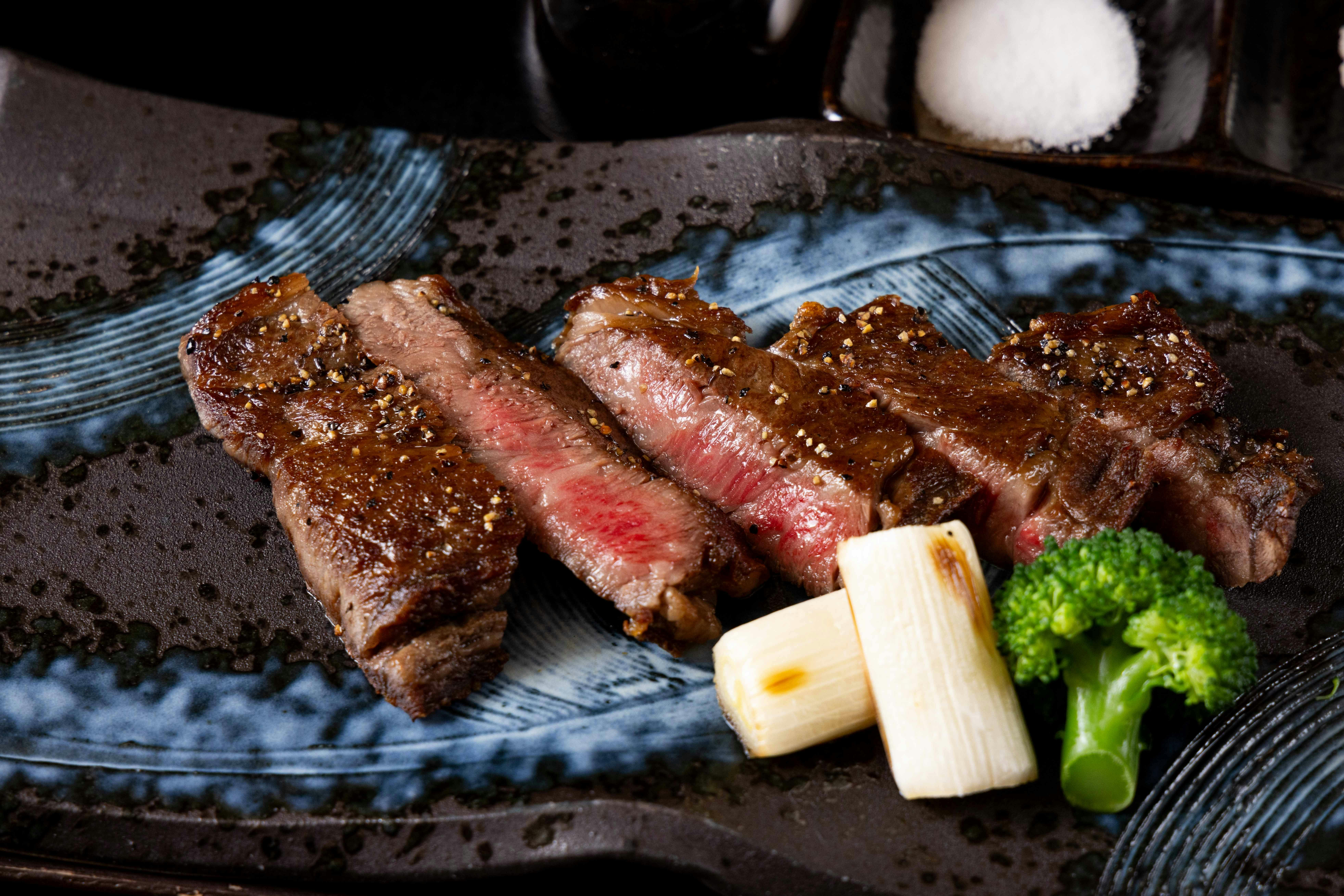 【極上会席｜但馬牛ステーキ×鮑】厳選食材｜とろける但馬牛ステーキと新鮮な鮑を贅沢に堪能｜一泊二食