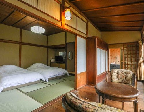 松を建材に贅沢に用い意匠的にも洗練され