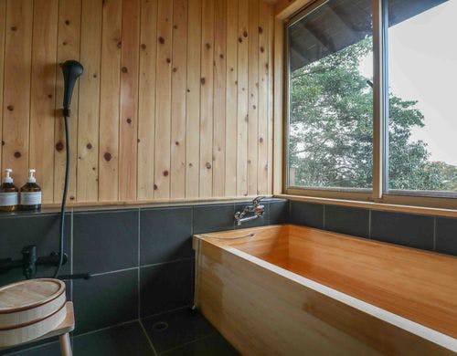 正面に仰ぐ日の出も清々しいです。