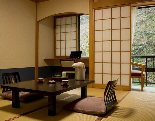 ゆっくりとお寛ぎください