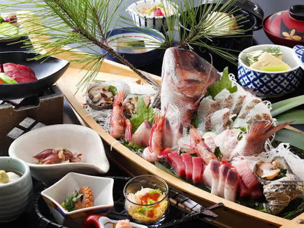 【ชุดอาหารทะเล×ห้องอาหาร〇แผนยอดนิยมของเรา〇】เรือรวมอาหารทะเล! เมนูพิเศษของเราหัวปลาไทตุ๋น! และเมนูเนื้อวัว!