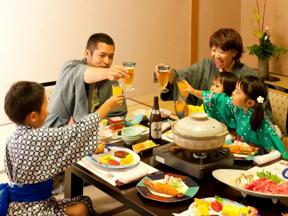 【เพลิดเพลินกับคอร์สปูเต็มรูปแบบในห้องพัก】ปูทั้งตัว・ปูย่าง・ปูซาชิมิ・หม้อไฟปู・โจ๊กปูและเมนูปูอื่นๆ รวม 7 ชนิดในราคาสุดคุ้ม!