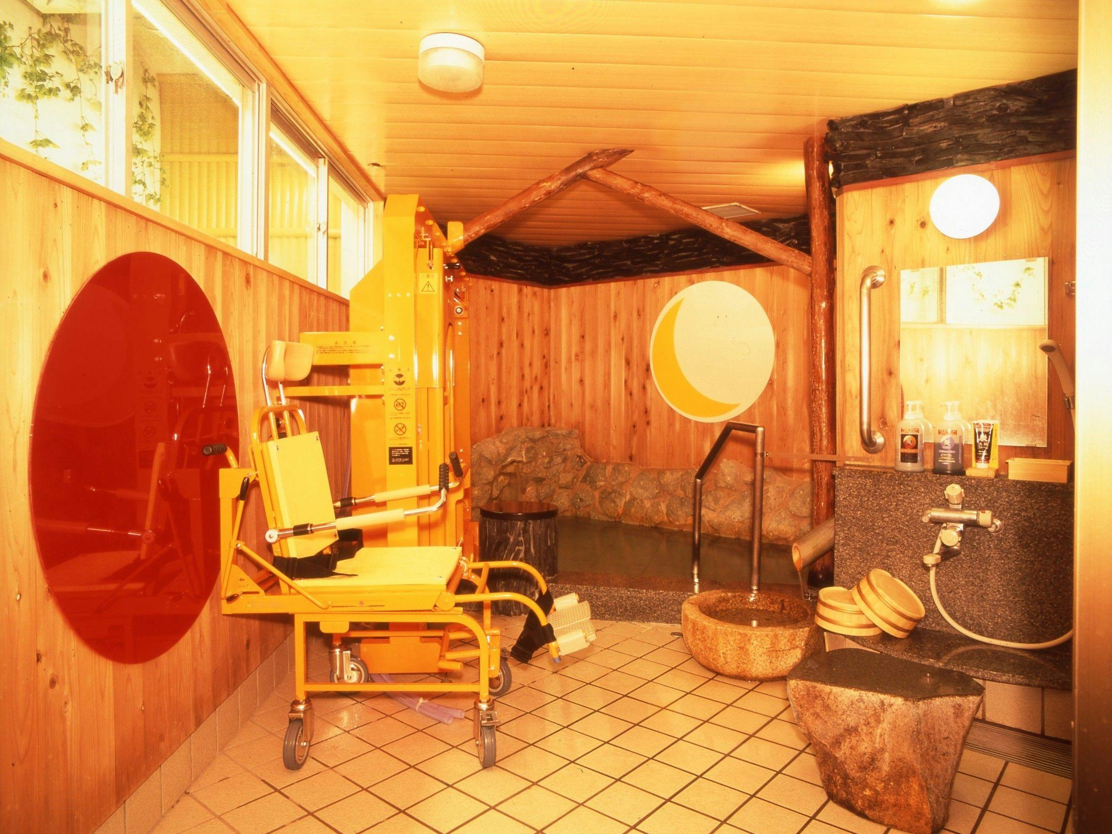 貸切風呂（予約制・有料）バリアフリーリフト完備