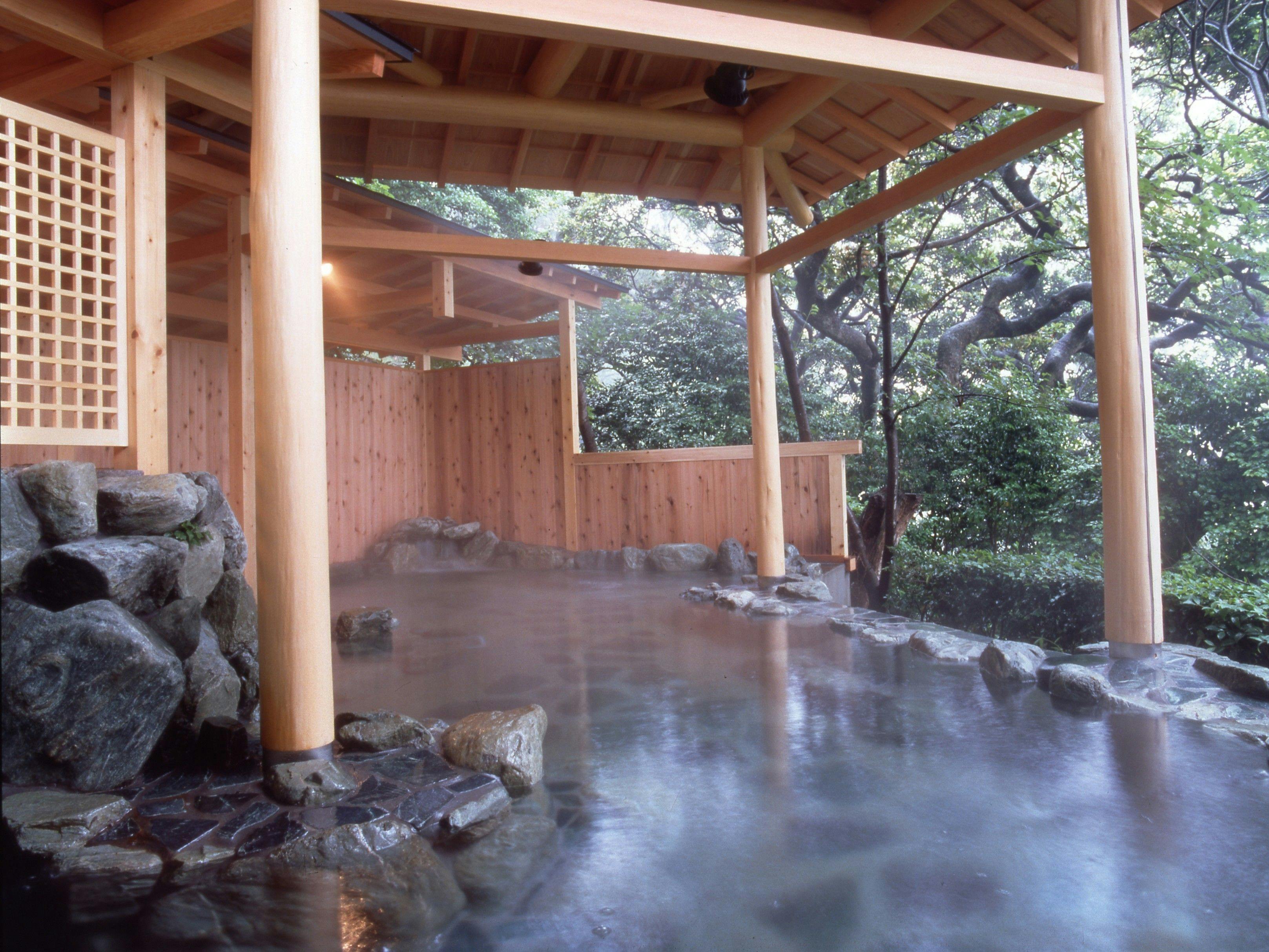 戶田家溫泉村「綠之賀」（男性露天浴池）