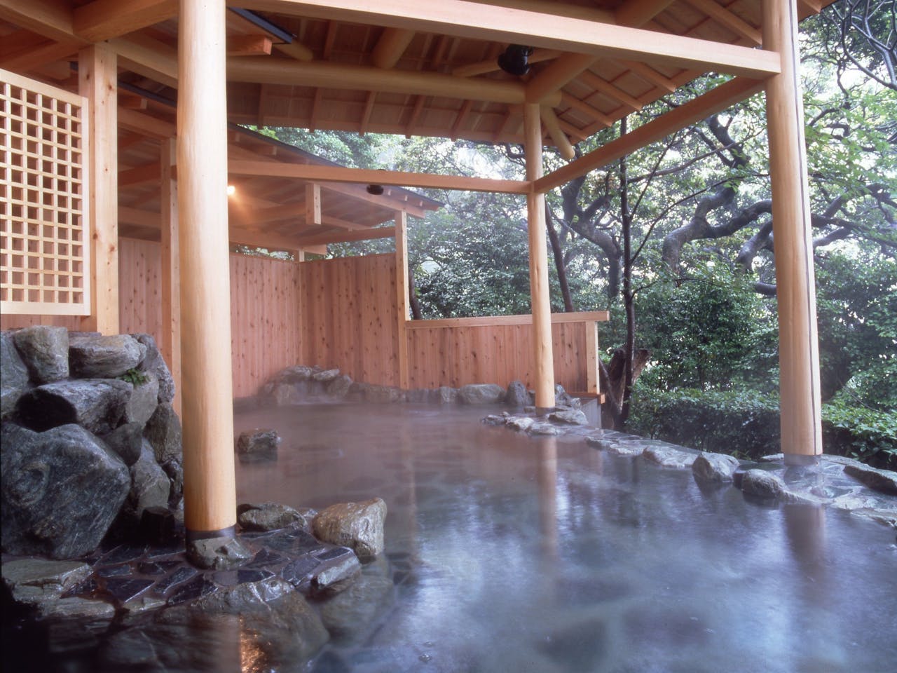 戸田家温泉村「緑の賀」（男性用露天風呂）