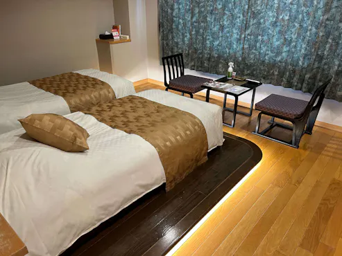 "อาคารฝั่งใต้" ห้องเตียงคู่ - ฝั่งที่จอดรถ (ตัวอย่าง)