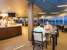 東海唯一 回転展望レストラン レギュラープラン 東風と海 夕凪会席 オープンキッチンで新懐石料理をプラン 戸田家 一休 Com 東海唯一 回転展望レストラン レギュラープラン 東風と海 夕凪会席 オープンキッチンで新懐石料理をプラン 戸田家 一休 Com