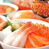 신선한 해산물 덮밥 무제한 제공.