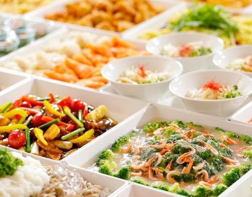 大人から子供まで楽しめるブッフェスタイル