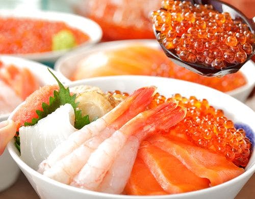 新鮮な海鮮丼が食べ放題。