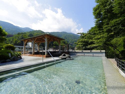 広々、開放感たっぷりの屋上天空大露天風呂