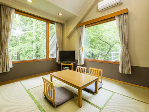"Garden Suite" Japanese-style room with 8 tatami mats.