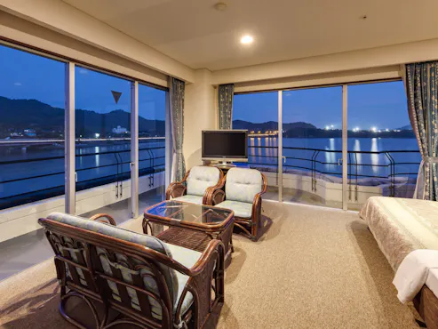 山側/角部屋からの夜景写真