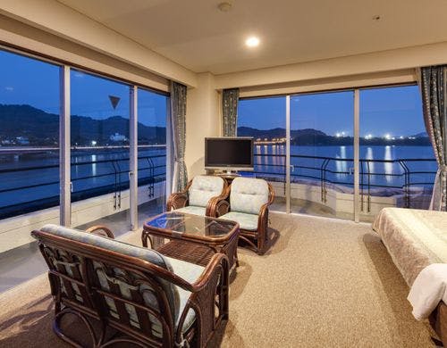 山側/角部屋からの夜景写真