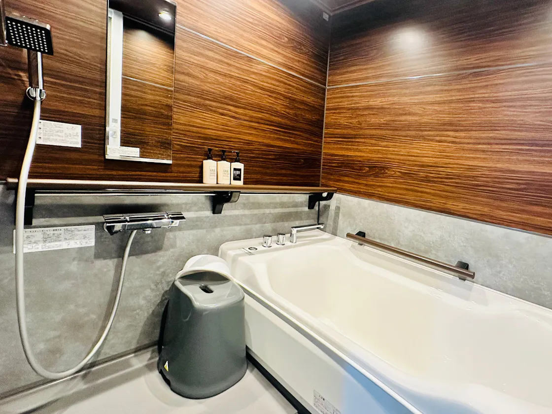 ■ 洋室ロフト付きデラックス bathroom