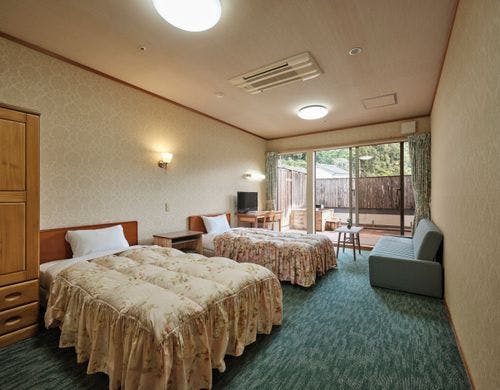 露天風呂付き洋室：源泉かけ流し