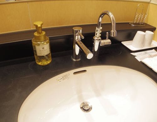 手洗い用と飲料用の2種類水道がございます