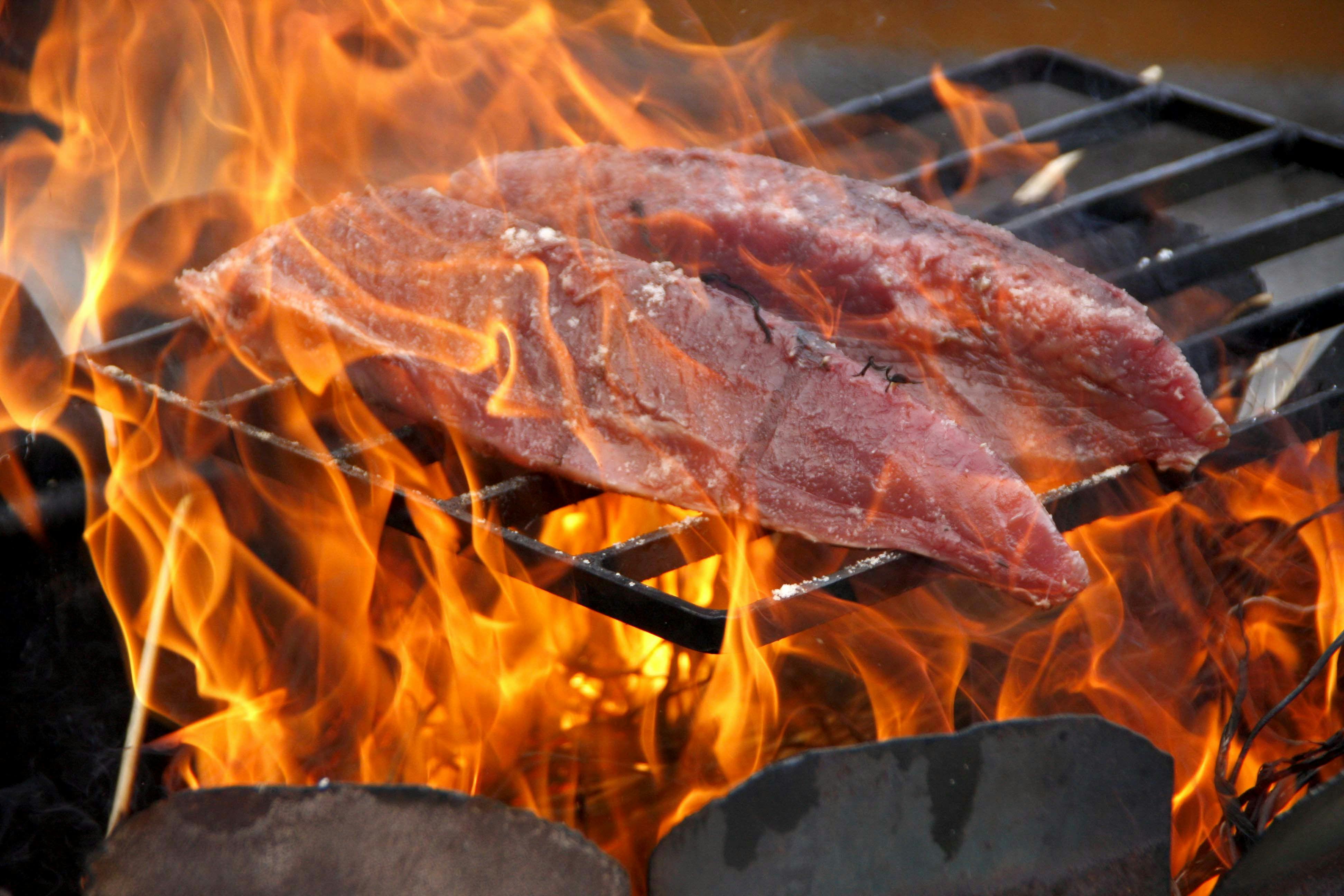 本場の（焼きたて）わら焼タタキを！