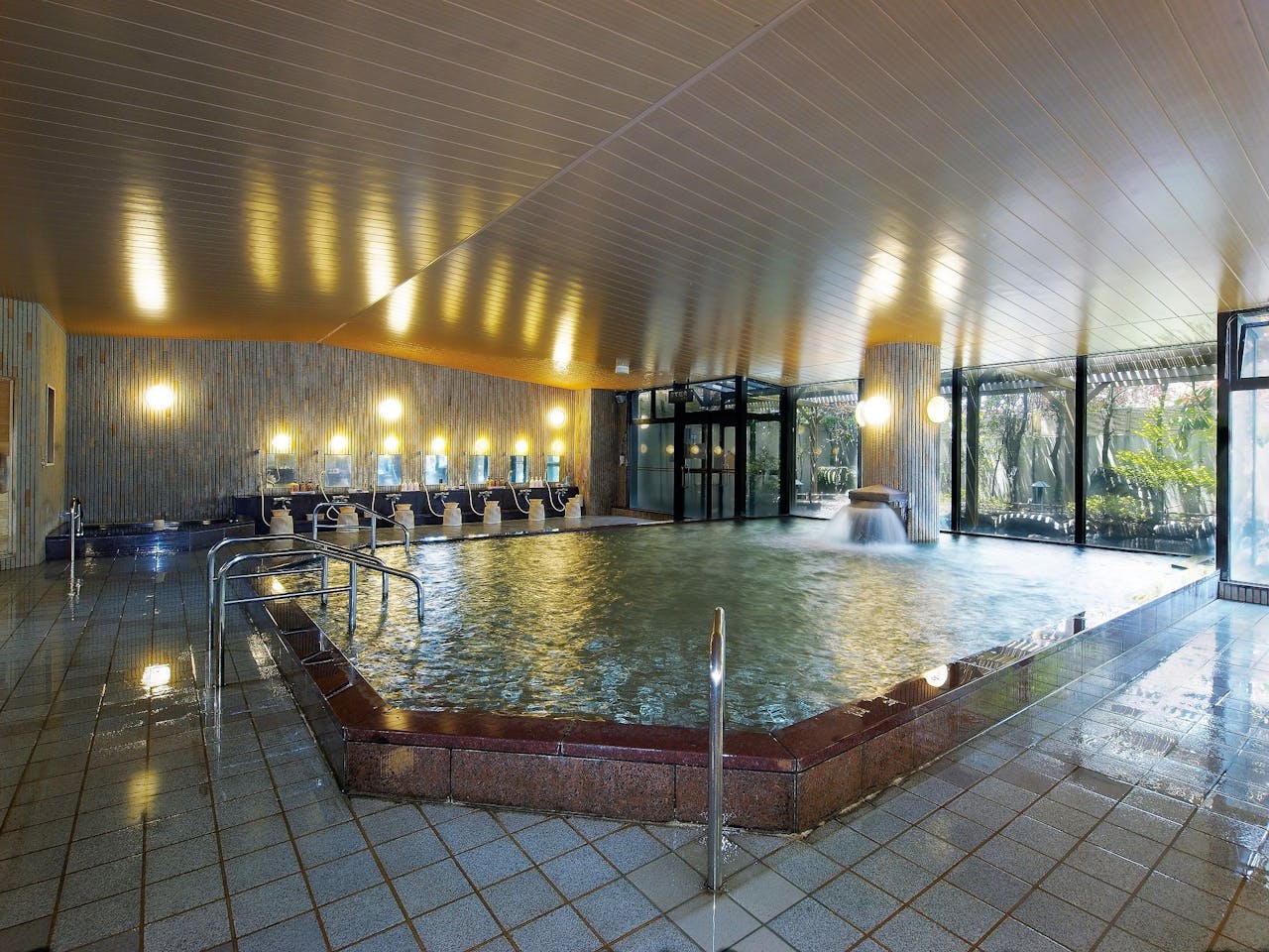 志賀の郷温泉大浴場(昼)