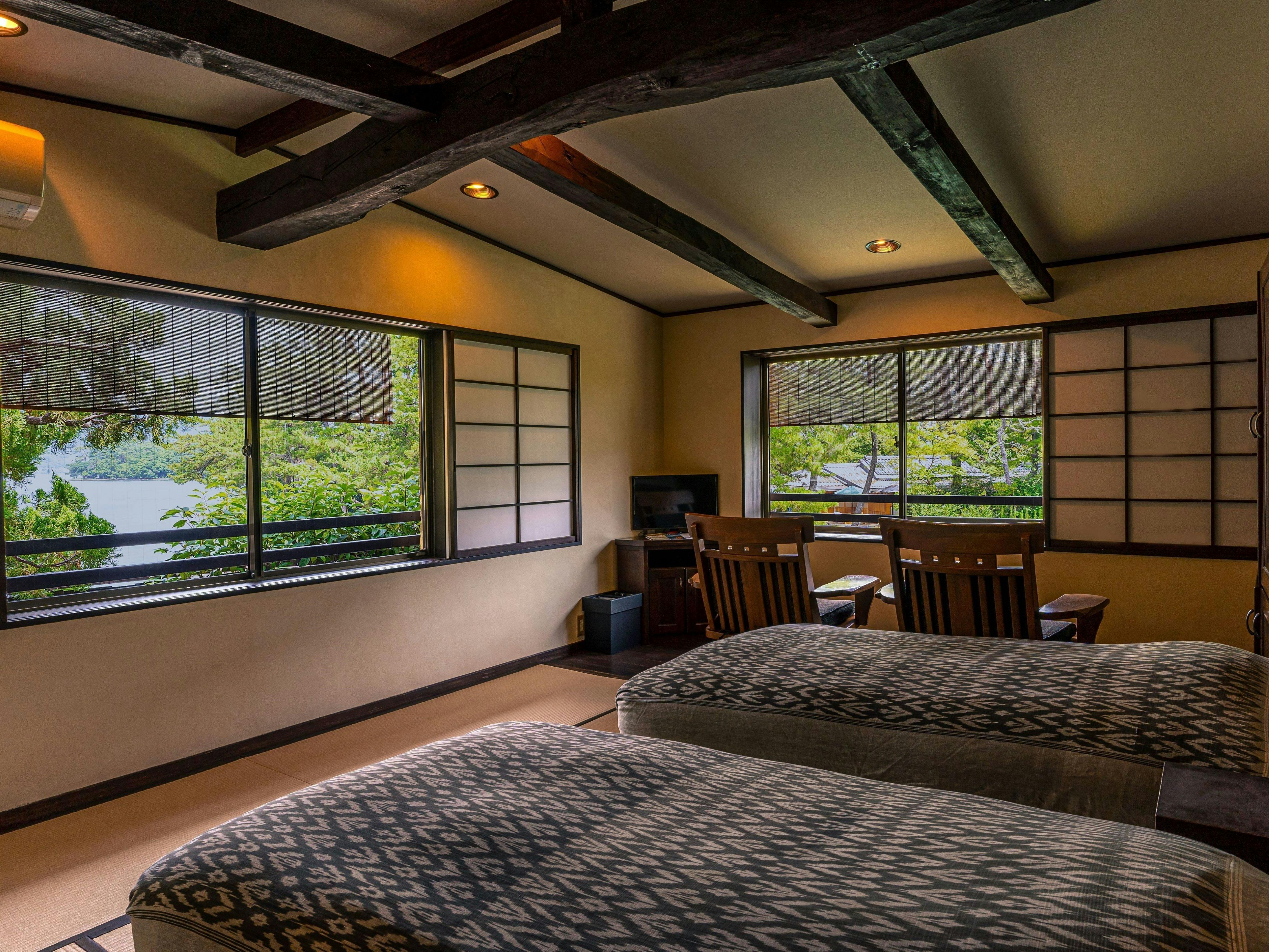 Bilik tidur gaya Jepun dengan pemandangan Amanohashidate