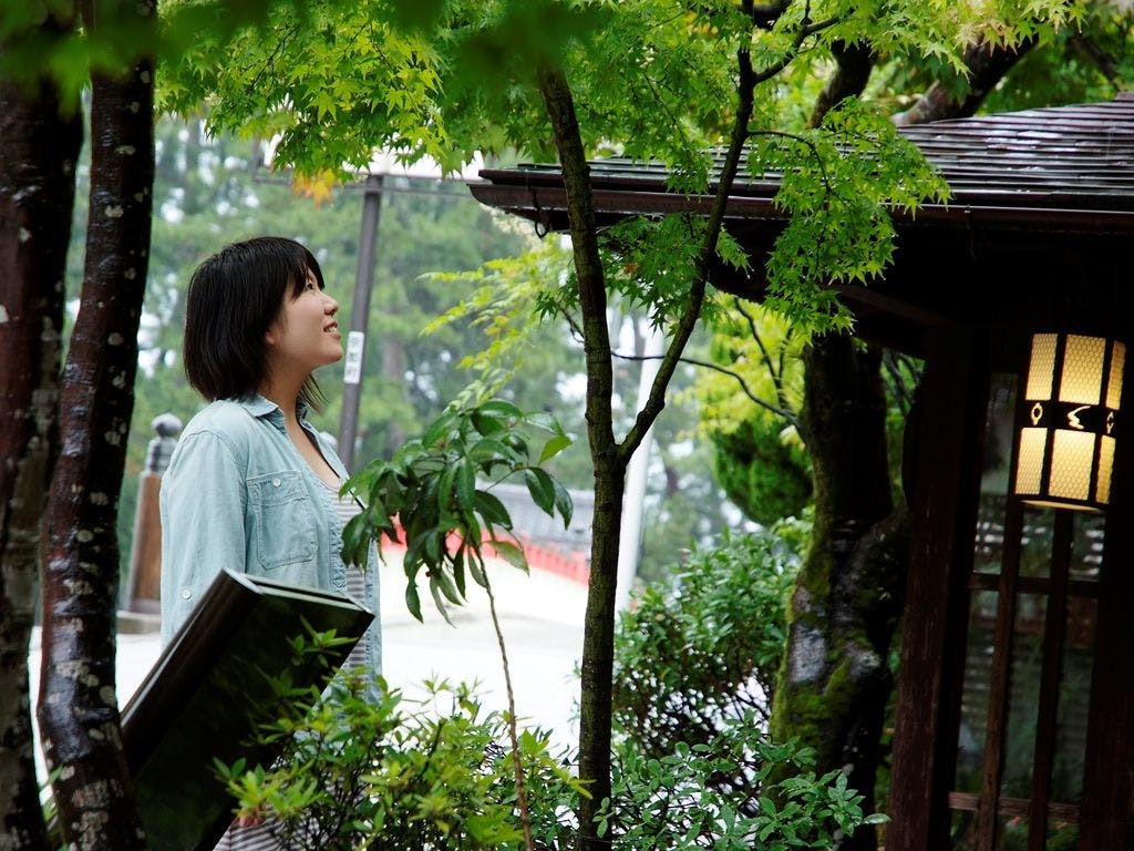 Masa berlalu dengan tenang.