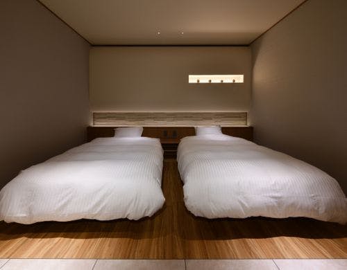 205客室「白波（SHIRANAMI）」