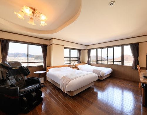 源泉かけ流し露天風呂付、和洋二間80平米