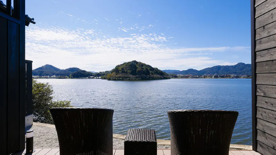 Hanare Koyado Mizuyashiki by the Lakeside
