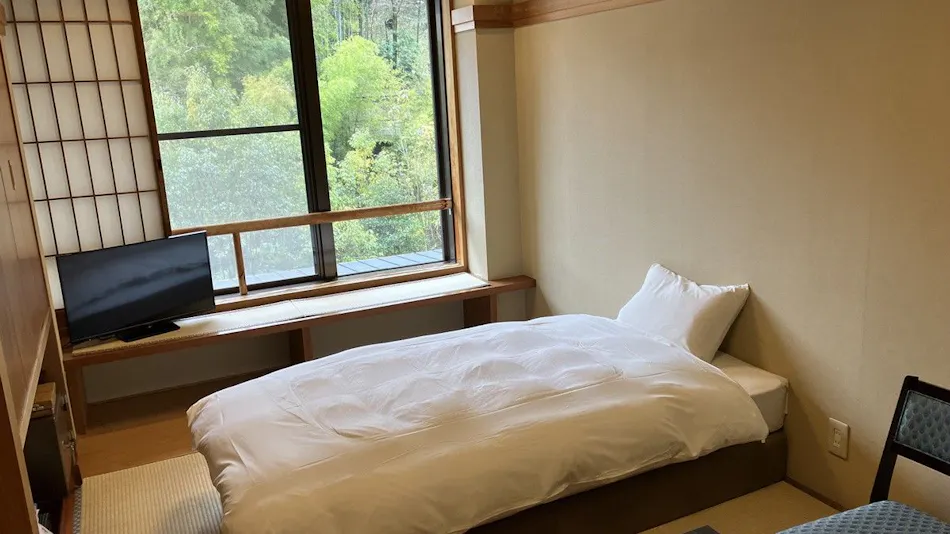 Yusai: The Echo of the Hot Spring Gorge