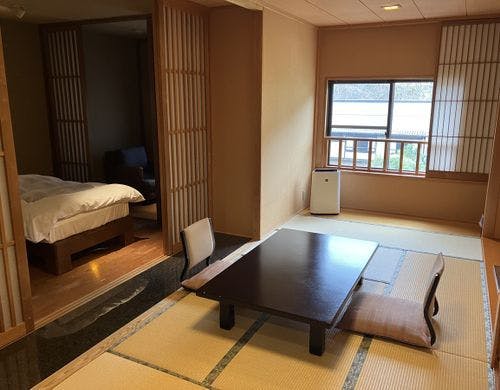 灯小路和洋室（和室9畳+ベッドルーム）