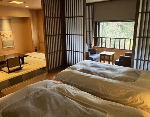 灯小路和洋室（和室12畳+ベッドルーム）