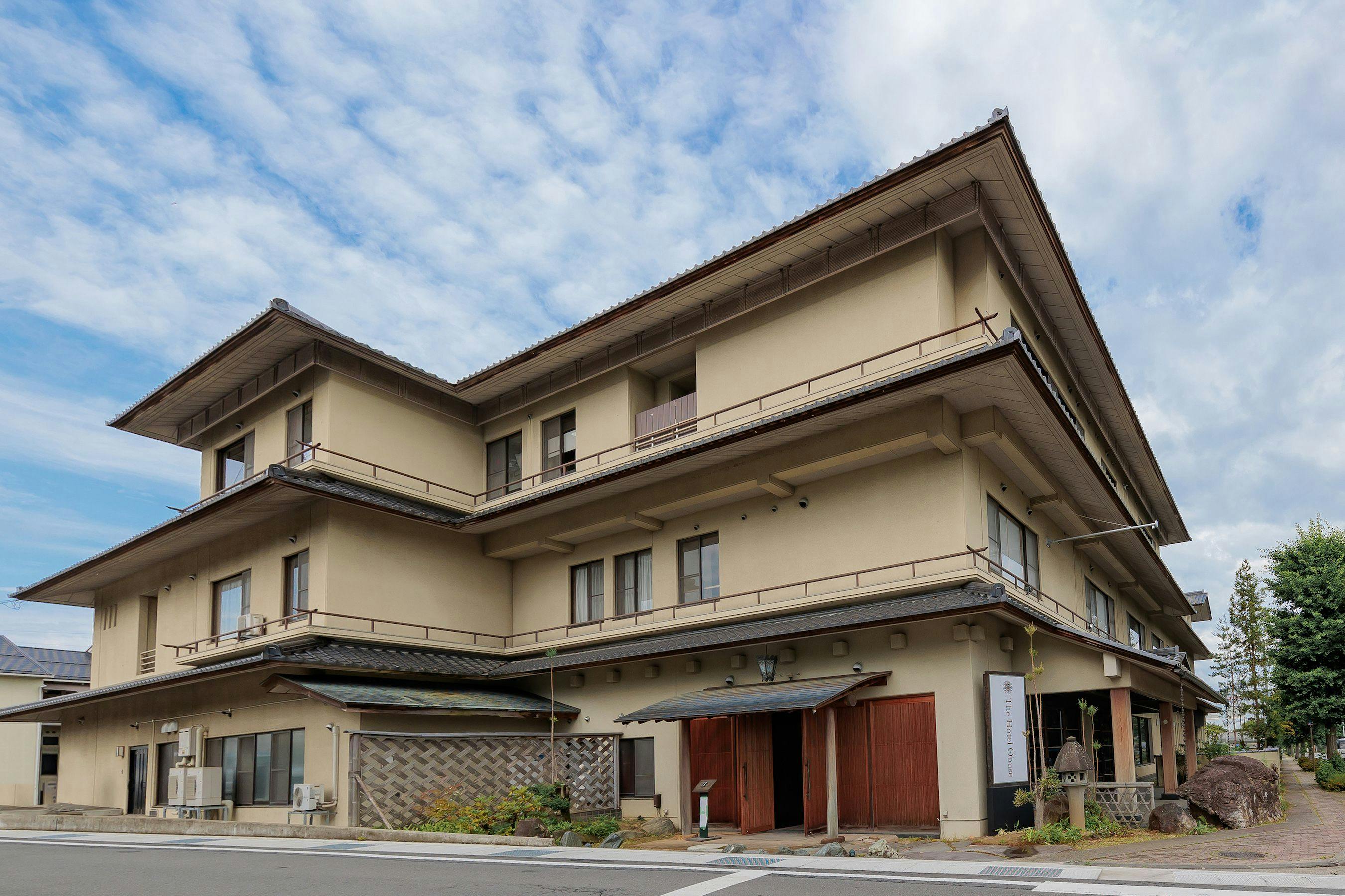 The Hotel Obuse