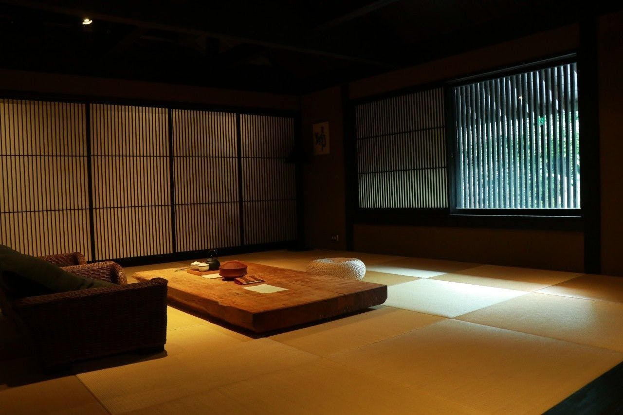 湯の鶴迎賓館　鶴の屋