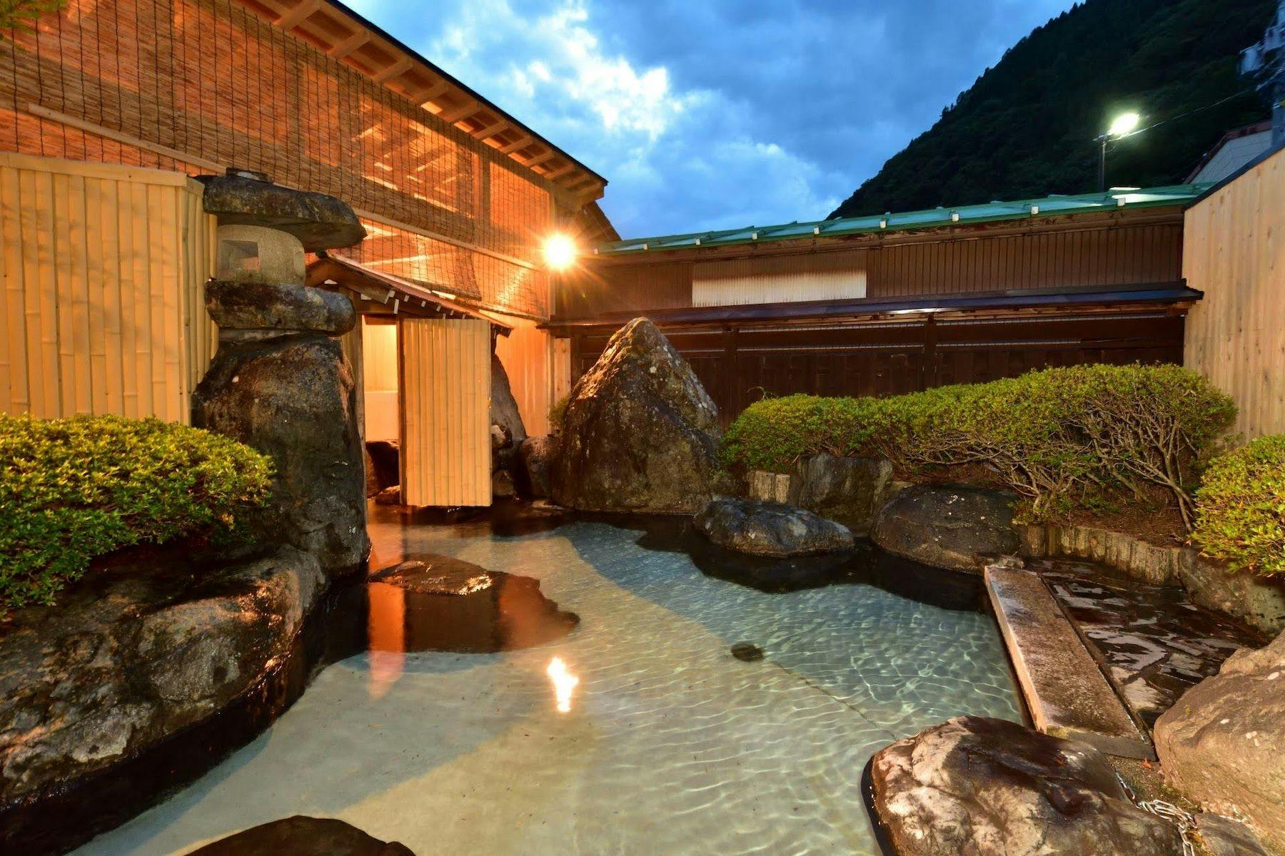 庭園風呂付き、部屋食　離れ　Suite room