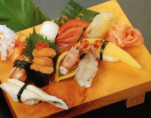 【ご夕食】特上にぎり寿司