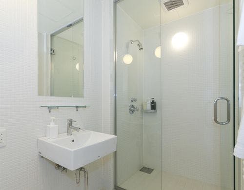 ３ベッドルームデラックス　シャワールーム